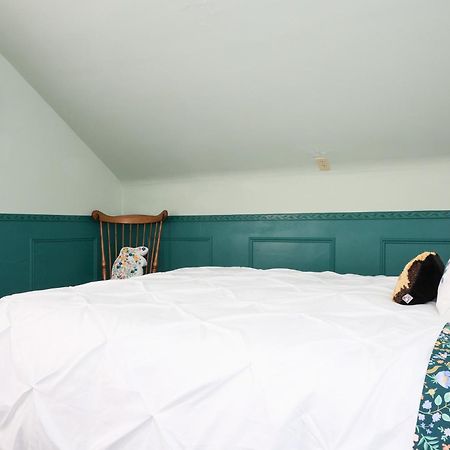 Stone Chalet Bed & Breakfast Inn Ann Arbor Extérieur photo