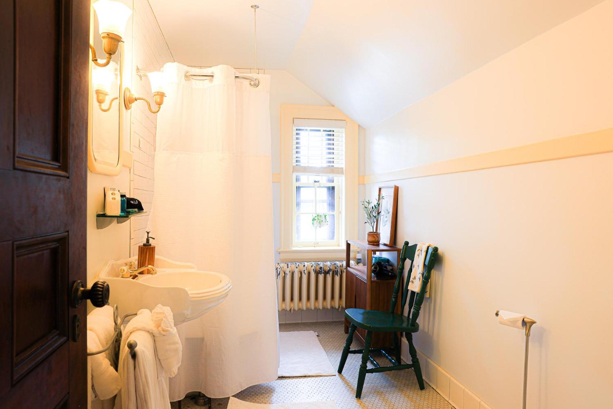 Stone Chalet Bed & Breakfast Inn Ann Arbor Extérieur photo