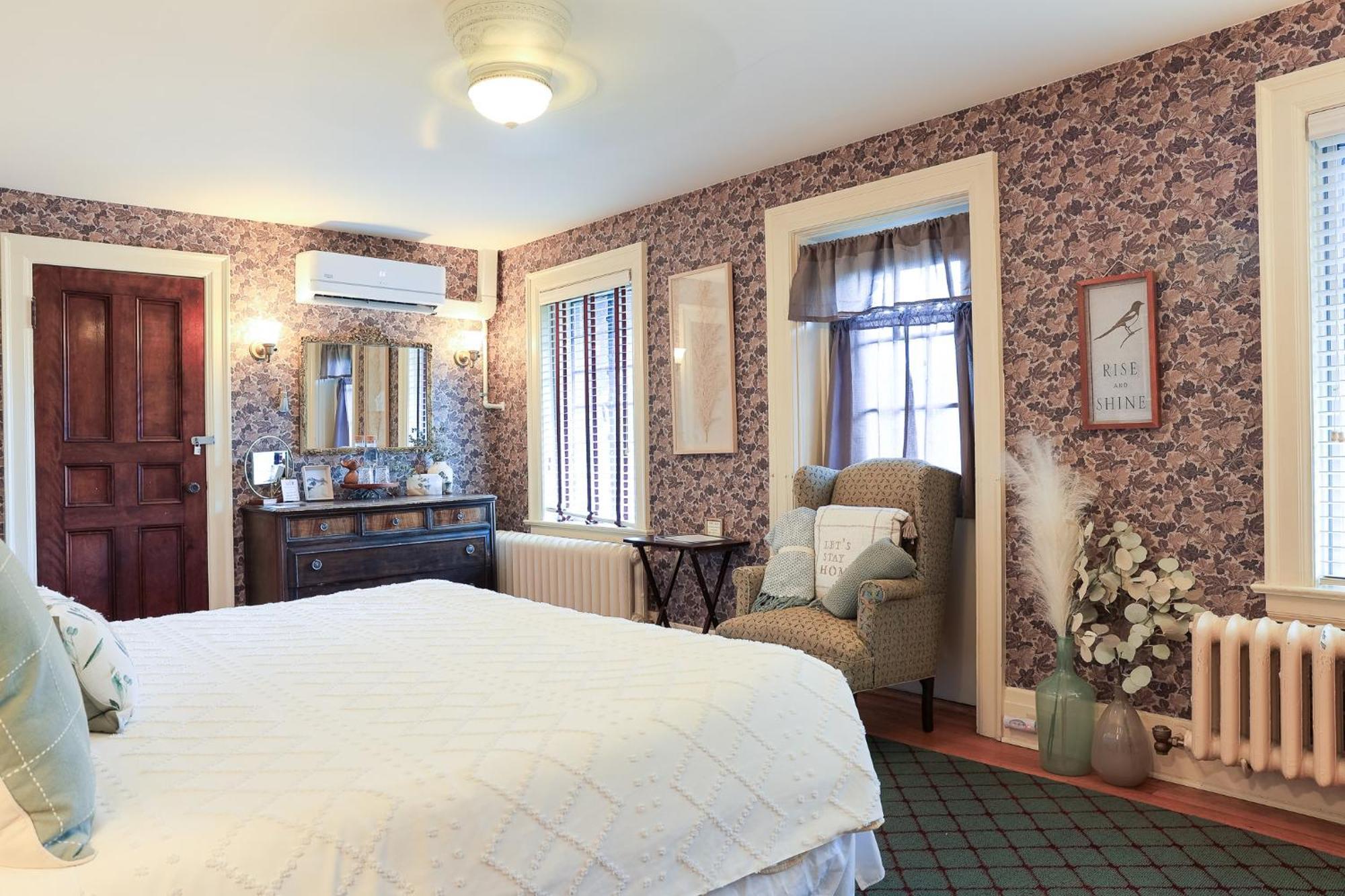 Stone Chalet Bed & Breakfast Inn Ann Arbor Extérieur photo