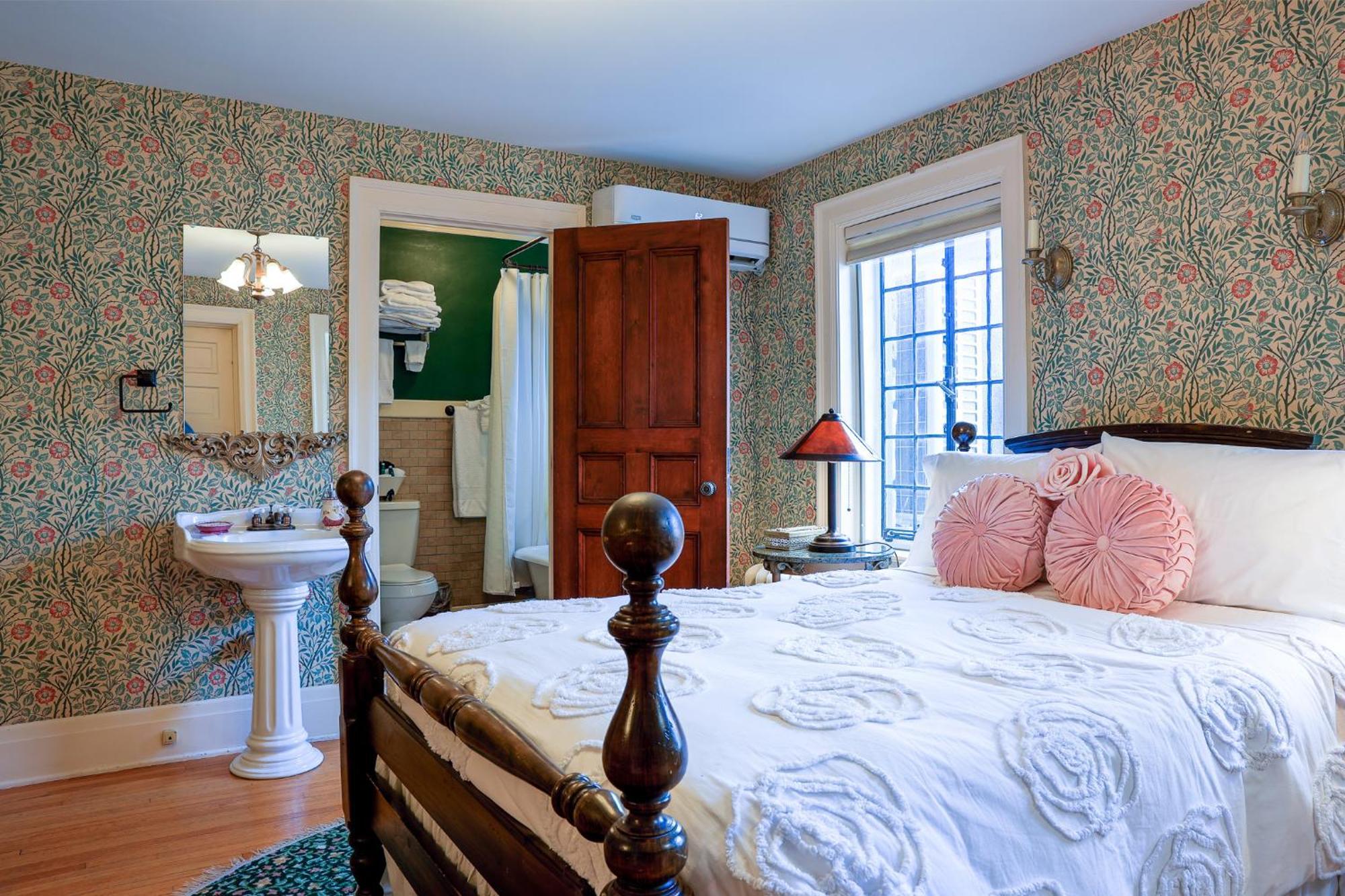 Stone Chalet Bed & Breakfast Inn Ann Arbor Extérieur photo