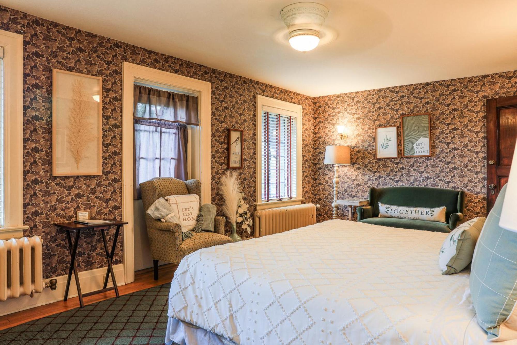 Stone Chalet Bed & Breakfast Inn Ann Arbor Extérieur photo
