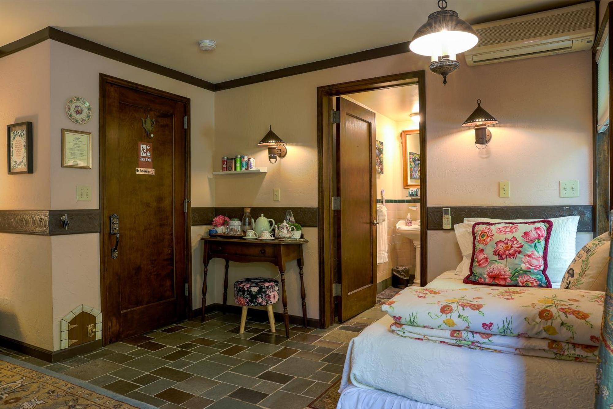 Stone Chalet Bed & Breakfast Inn Ann Arbor Extérieur photo