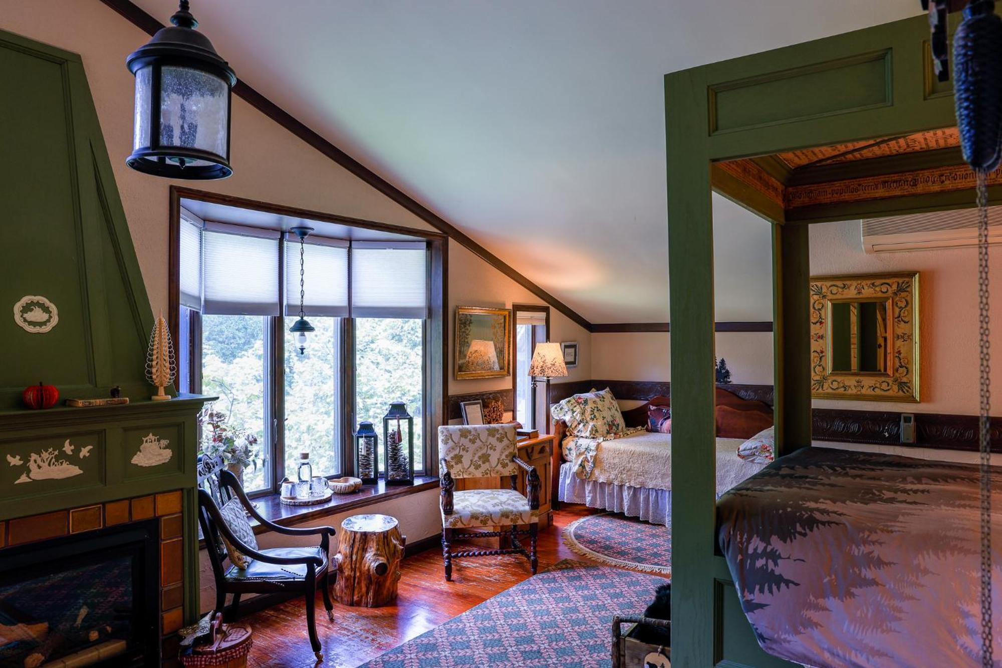 Stone Chalet Bed & Breakfast Inn Ann Arbor Extérieur photo