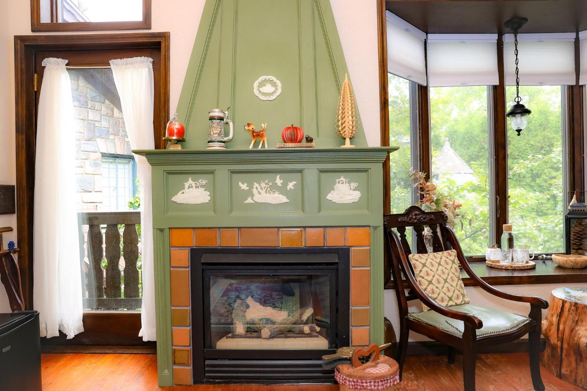 Stone Chalet Bed & Breakfast Inn Ann Arbor Extérieur photo