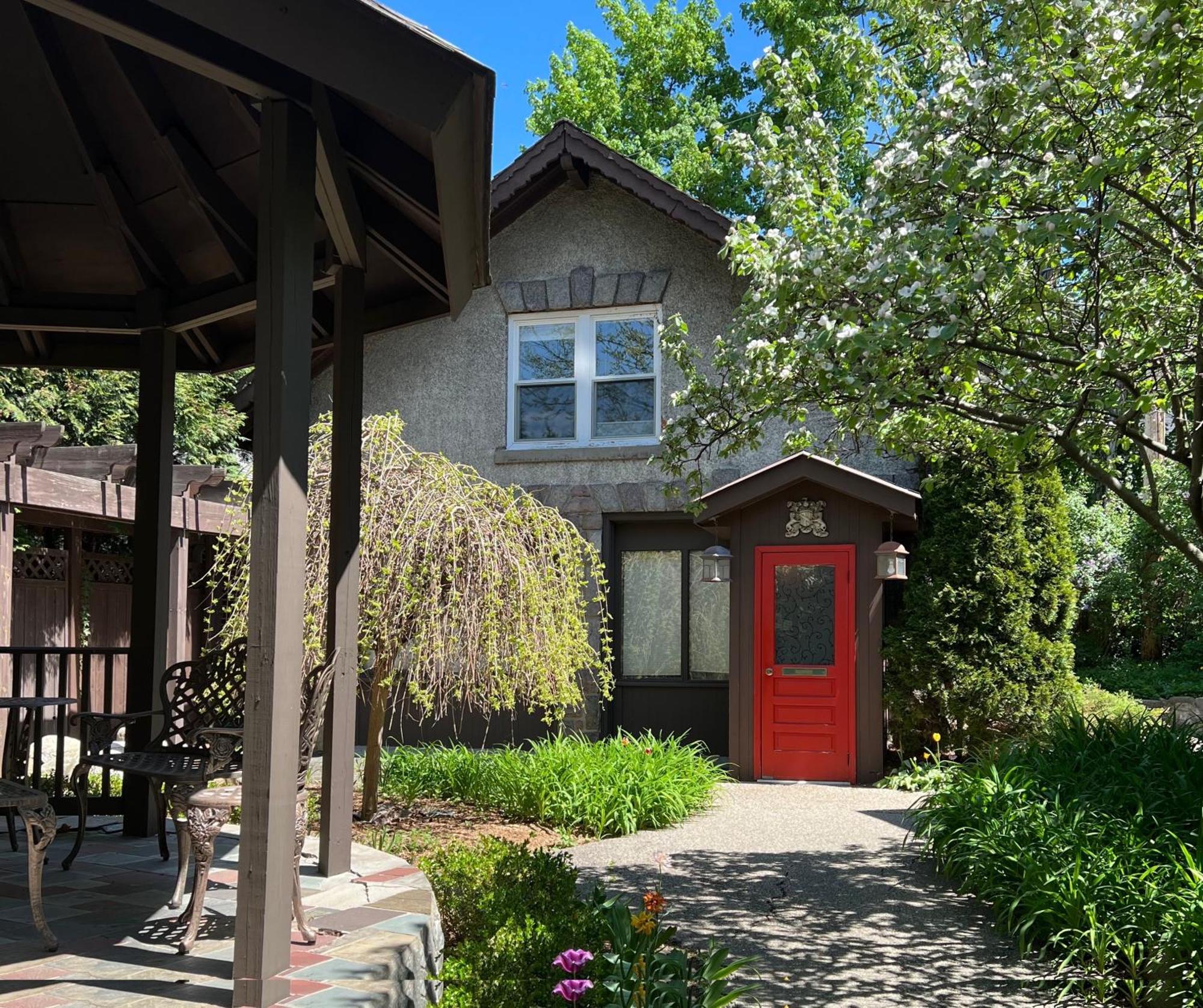 Stone Chalet Bed & Breakfast Inn Ann Arbor Extérieur photo