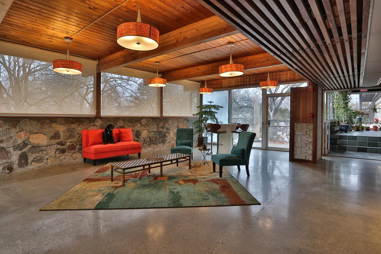 Stone Chalet Bed & Breakfast Inn Ann Arbor Extérieur photo